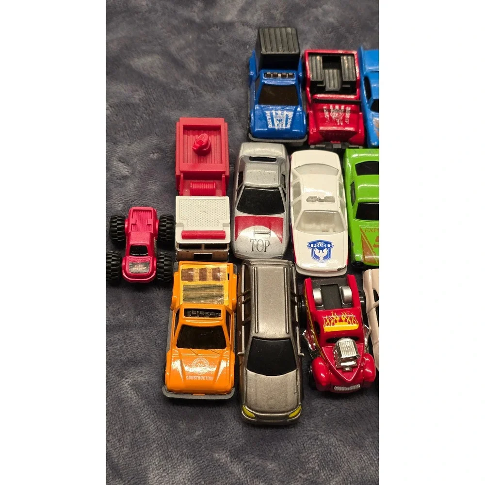 Mixed Toy Car Lot 17pc Plastic Vehicles Police Racing Construction Yacht